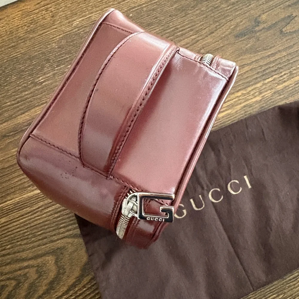 Gucci Vintage Burgundy Leather HandBag/Cosmetic Case w/ Dust Bag and COA - Picture 4 of 10